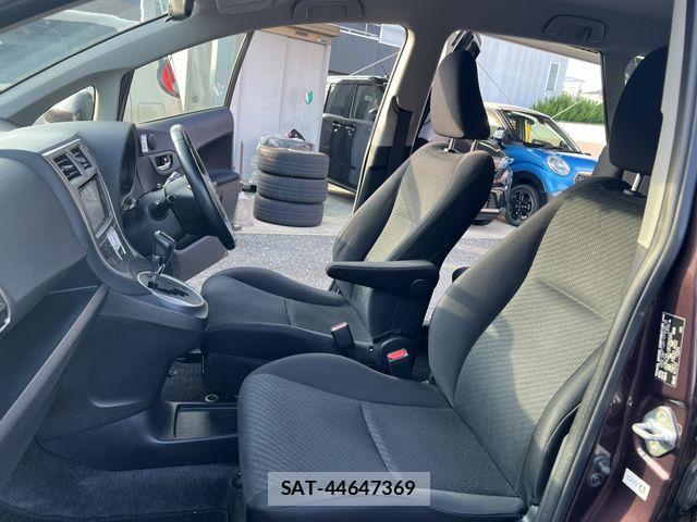 Toyota RACTIS 2012-01 8355443-14