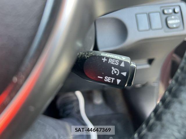Toyota RACTIS 2012-01 8355443-23