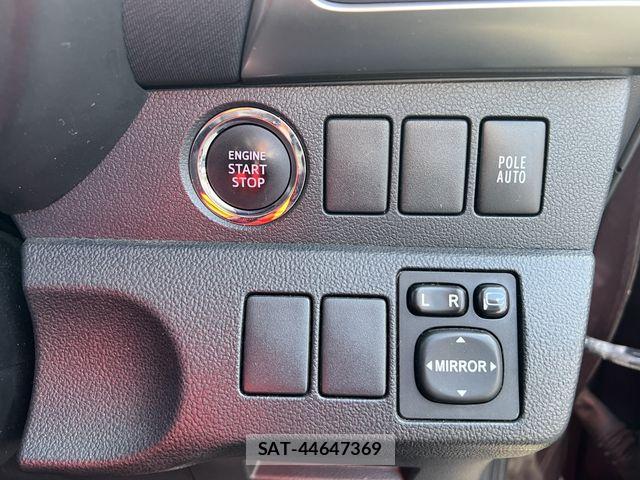 Toyota RACTIS 2012-01 8355443-24