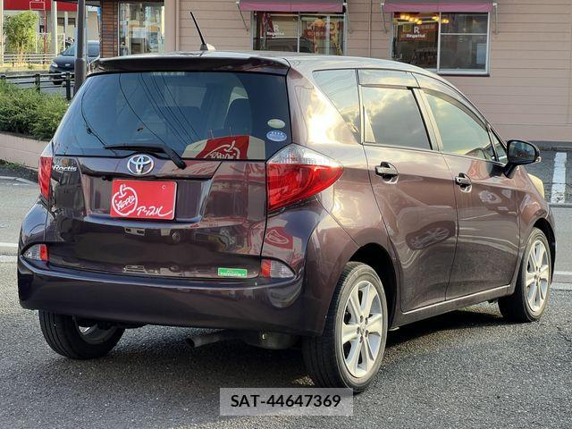 Toyota RACTIS 2012-01 8355443-2