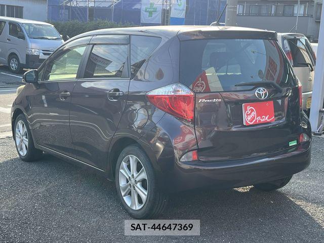 Toyota RACTIS 2012-01 8355443-6
