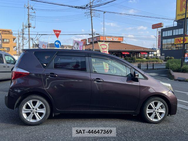 Toyota RACTIS 2012-01 8355443-8