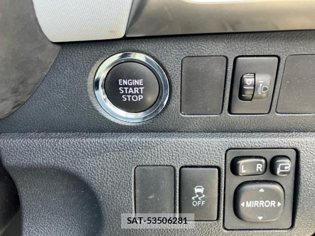 Toyota RACTIS 2014-01 8368262-13