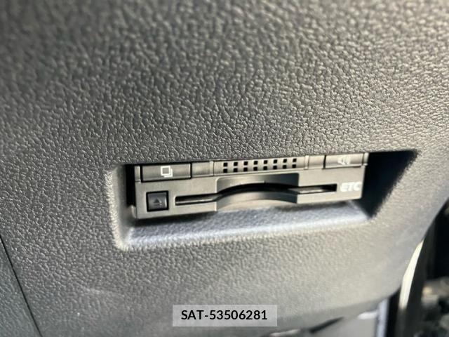 Toyota RACTIS 2014-01 8368262-14