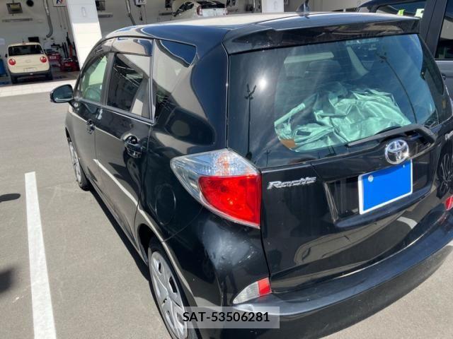 Toyota RACTIS 2014-01 8368262-4