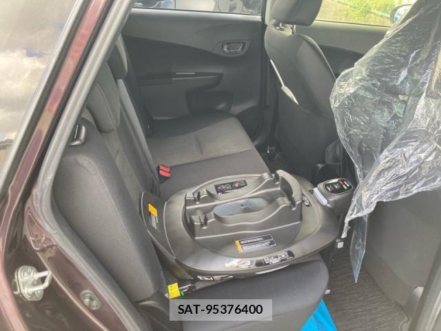 Toyota RACTIS 2015-09 8368264-13