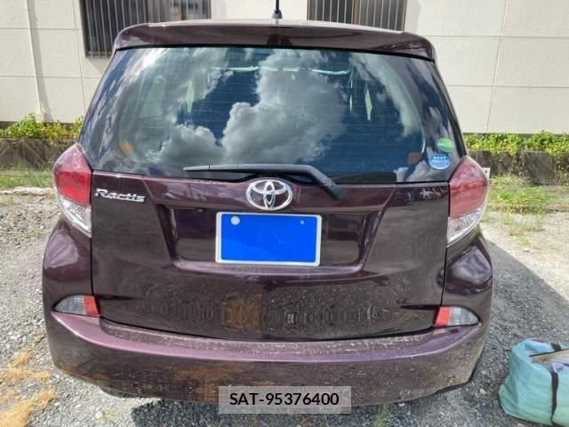 Toyota RACTIS 2015-09 8368264-1