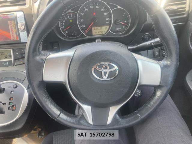 Toyota RACTIS 2011-09 8368263-14