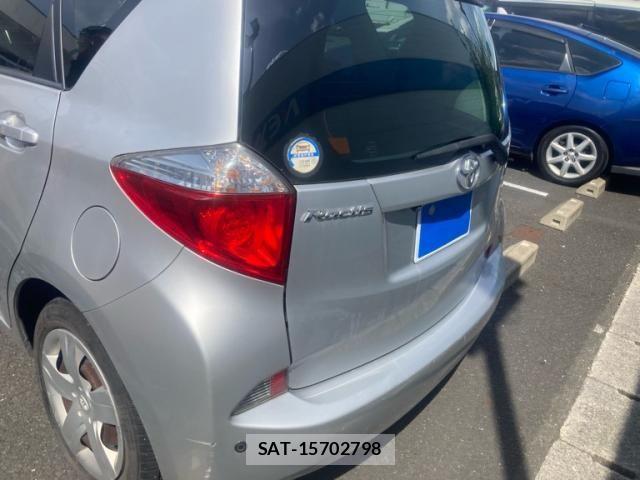 Toyota RACTIS 2011-09 8368263-4