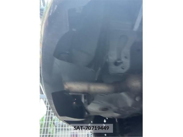 Toyota RACTIS 2013-05 8368261-11