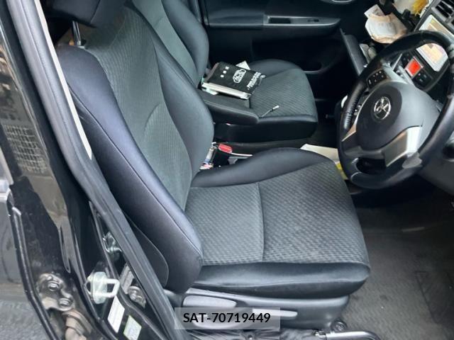 Toyota RACTIS 2013-05 8368261-14