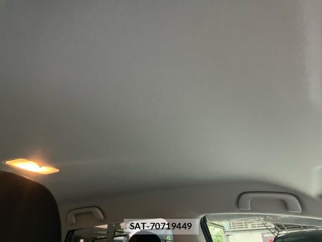 Toyota RACTIS 2013-05 8368261-16