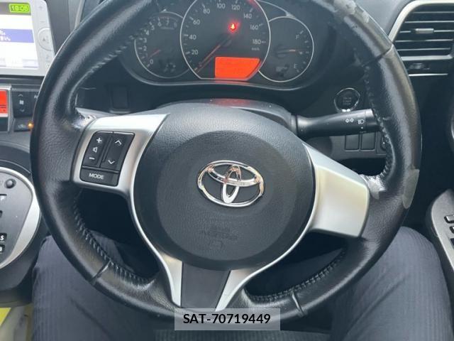 Toyota RACTIS 2013-05 8368261-18
