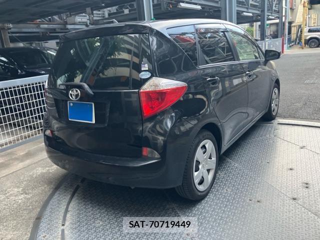 Toyota RACTIS 2013-05 8368261-2