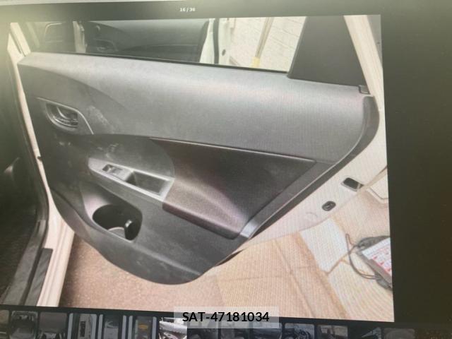 Toyota RACTIS 2010-12 8368260-13