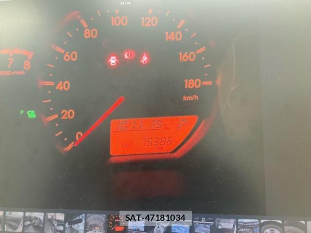 Toyota RACTIS 2010-12 8368260-17