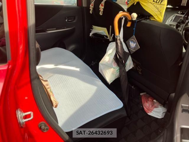 Toyota RACTIS 2005-10 8372088-11