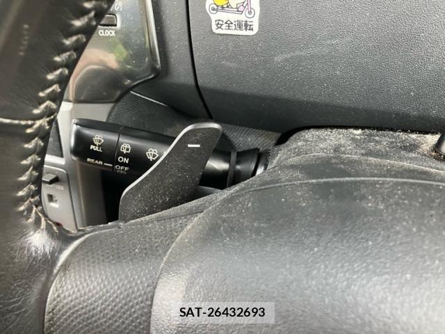 Toyota RACTIS 2005-10 8372088-16