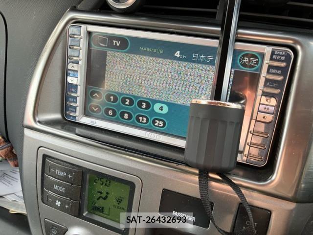 Toyota RACTIS 2005-10 8372088-18