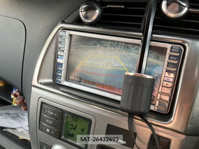 Toyota RACTIS 2005-10 8372088-19