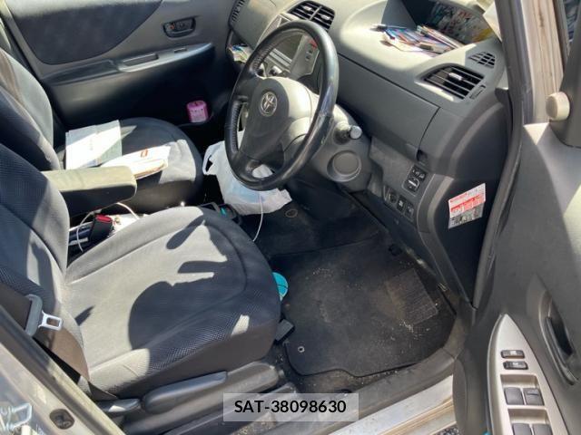 Toyota RACTIS 2006-05 8372089-9