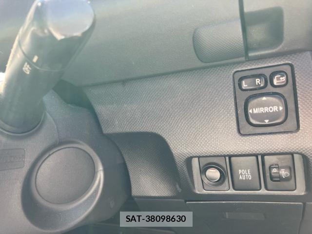 Toyota RACTIS 2006-05 8372089-14