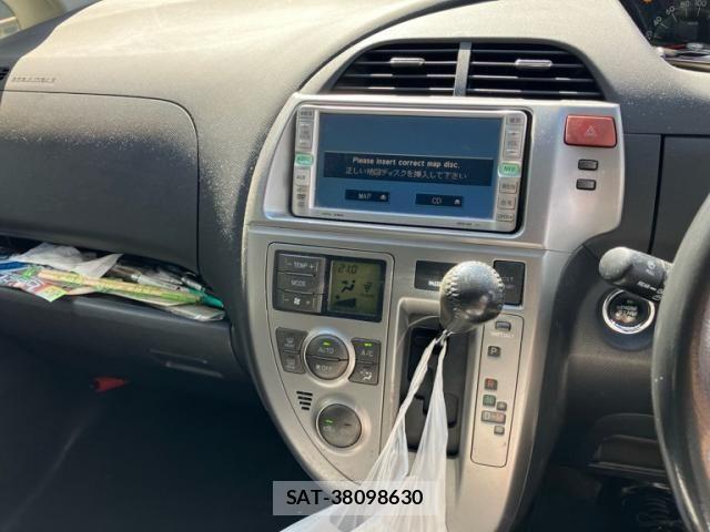 Toyota RACTIS 2006-05 8372089-17
