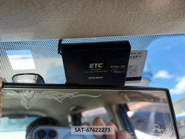 Toyota RACTIS 2009-03 8414605-19
