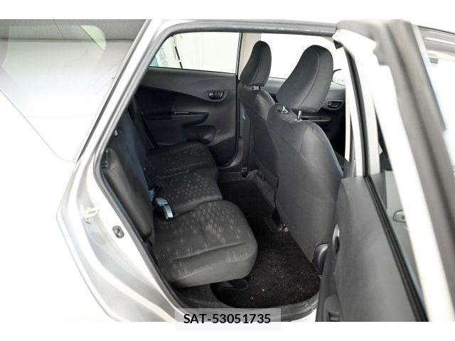 Toyota RACTIS 2011-02 8526805-10
