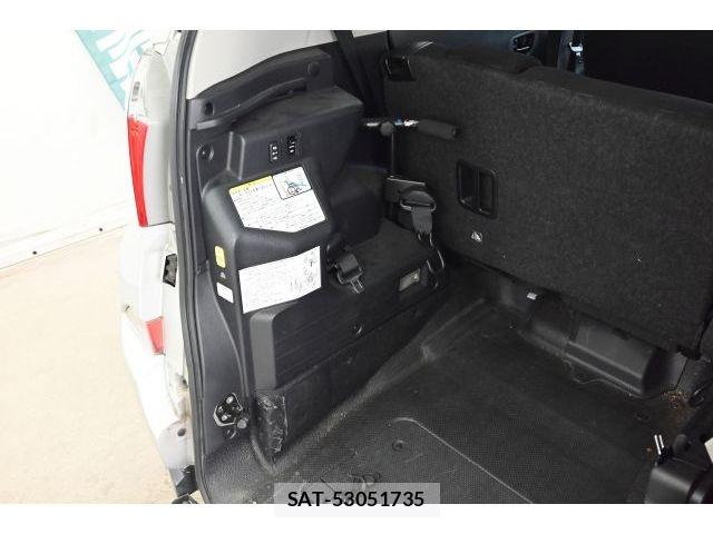 Toyota RACTIS 2011-02 8526805-15
