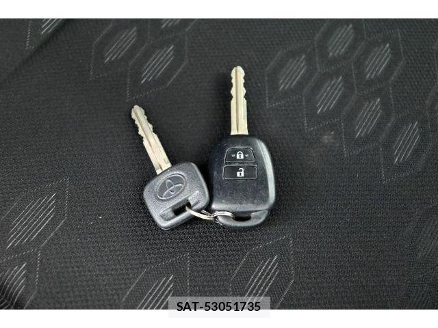 Toyota RACTIS 2011-02 8526805-27
