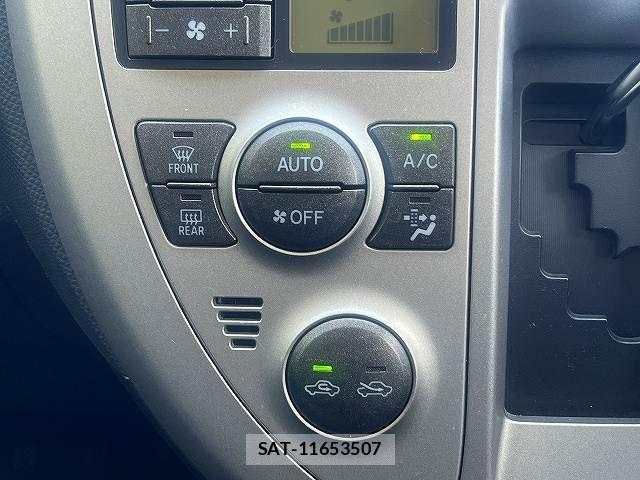 Toyota RACTIS 2009-11 8563322-14
