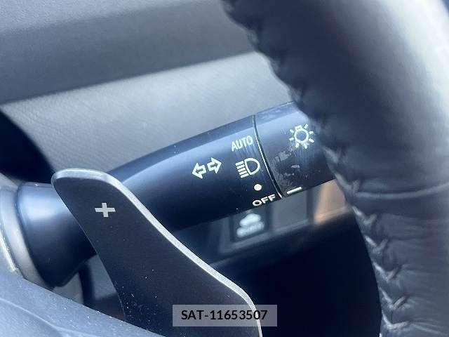 Toyota RACTIS 2009-11 8563322-17