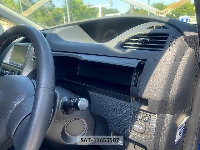 Toyota RACTIS 2009-11 8563322-20