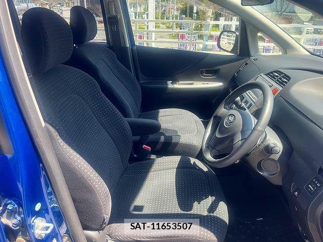 Toyota RACTIS 2009-11 8563322-22