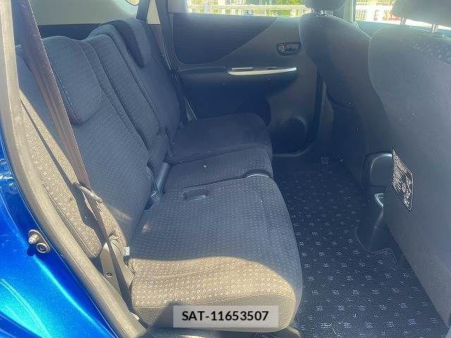 Toyota RACTIS 2009-11 8563322-23
