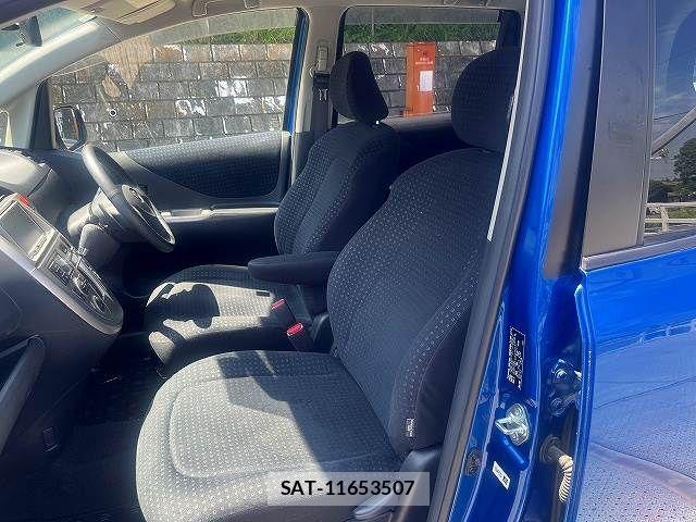 Toyota RACTIS 2009-11 8563322-26