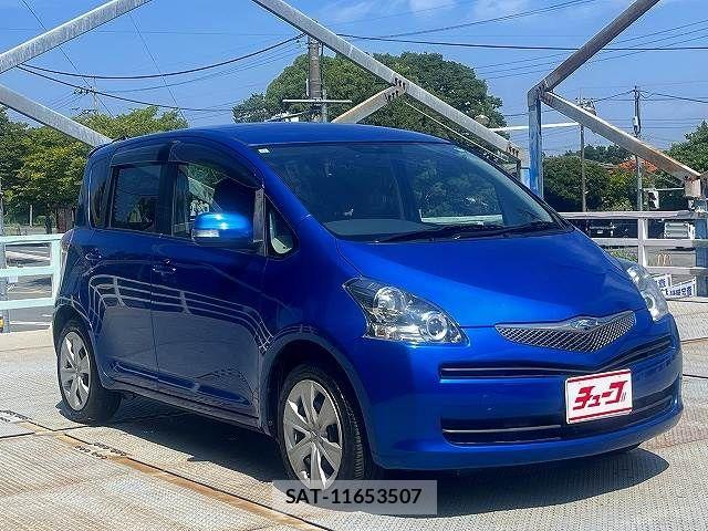 Toyota RACTIS 2009-11 8563322-2