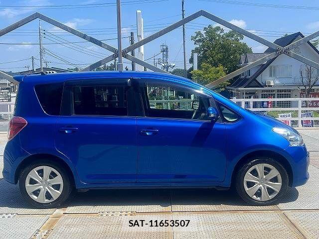 Toyota RACTIS 2009-11 8563322-3