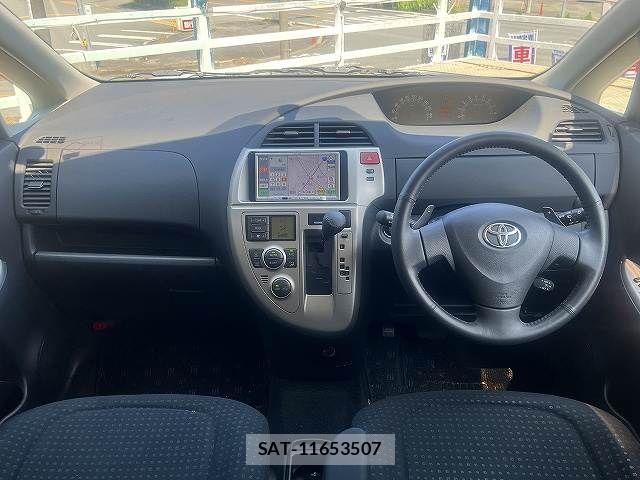 Toyota RACTIS 2009-11 8563322-8