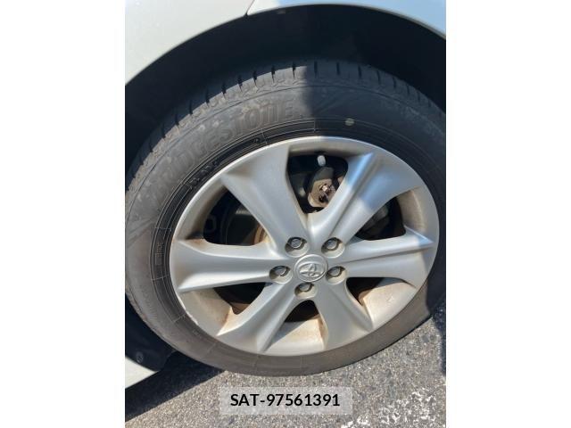Toyota RACTIS 2010-12 8563323-8