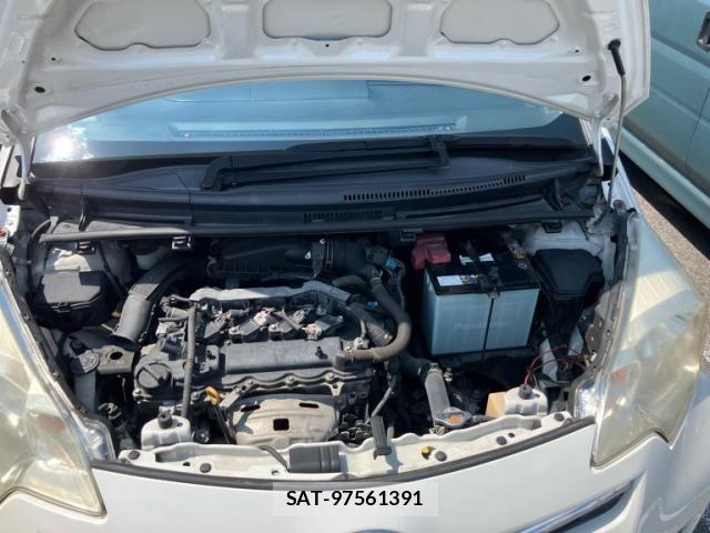 Toyota RACTIS 2010-12 8563323-19