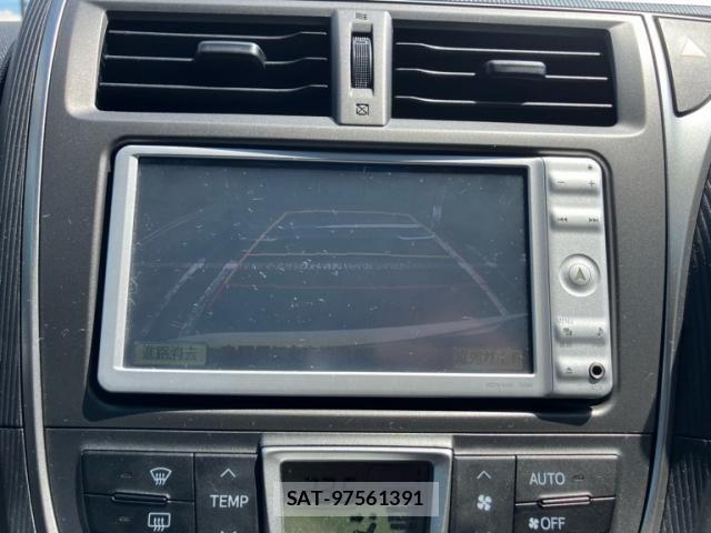 Toyota RACTIS 2010-12 8563323-24