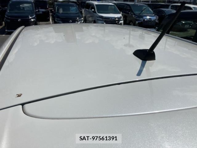 Toyota RACTIS 2010-12 8563323-3