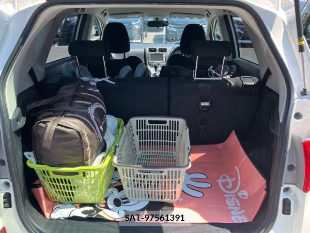 Toyota RACTIS 2010-12 8563323-4