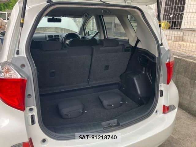 Toyota RACTIS 2011-06 8628558-12