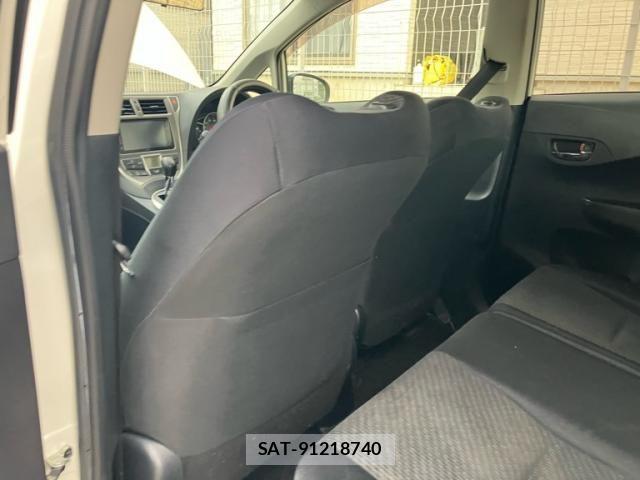 Toyota RACTIS 2011-06 8628558-15