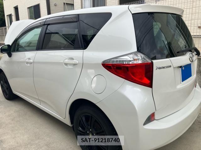 Toyota RACTIS 2011-06 8628558-5