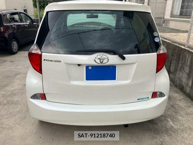 Toyota RACTIS 2011-06 8628558-6