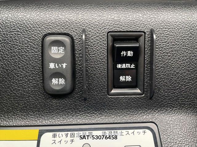 Toyota RACTIS 2015-04 8628560-9